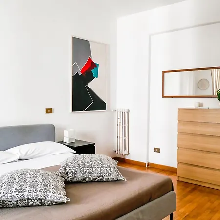 Modern 1 Bedroom Near Metro Appartamento Roma
