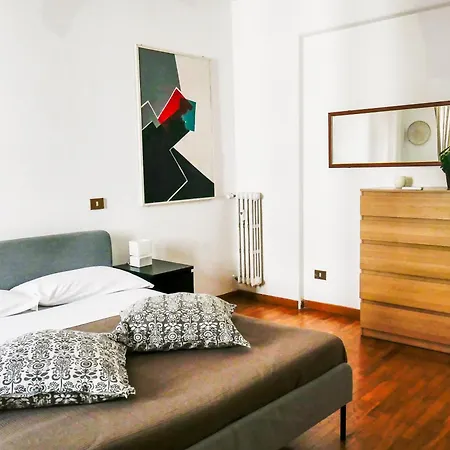 Modern 1 Bedroom Near Metro Appartamento *