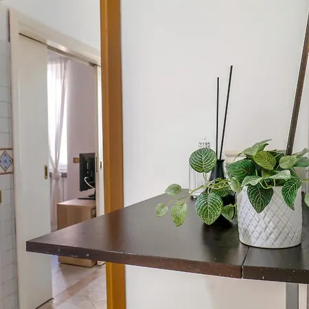 Modern 1 Bedroom Near Metro Roma
