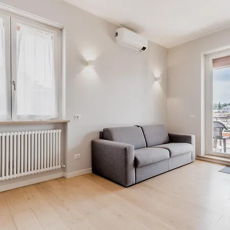 L'attico Con Terrazza In Corso Francia