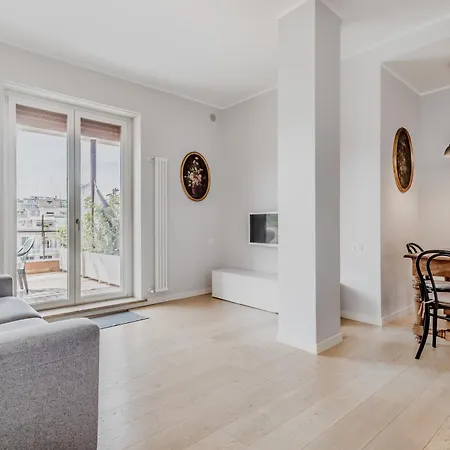 Apartment L'attico Con Terrazza In Corso Francia