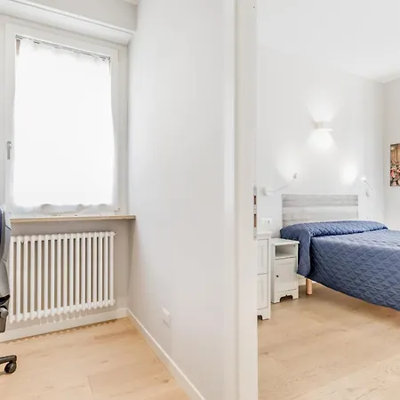 L'attico Con Terrazza In Corso Francia Apartment *