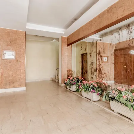 L'attico Con Terrazza In Corso Francia Apartment