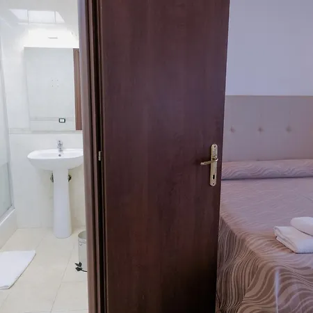 Alex Square Hotel 3*