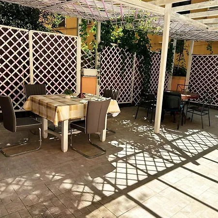 Hostel Sina Rent