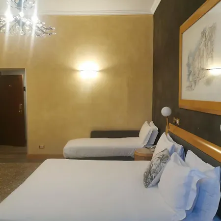 Hotel Accademia 3*