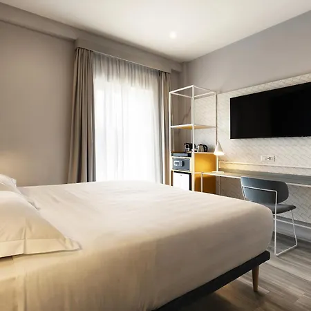 Hotel Adesso 4*