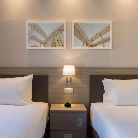 Hotel Hampton By Hilton East Roma