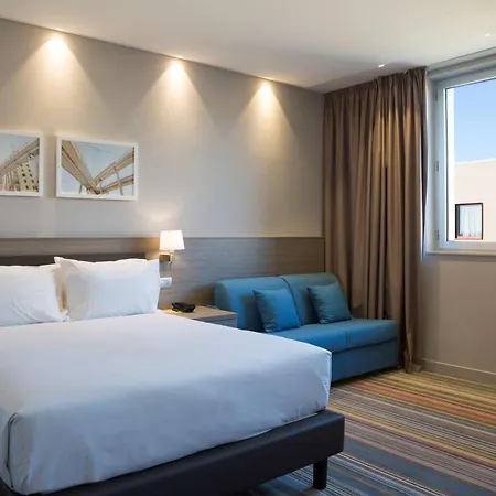 Hampton By Hilton East