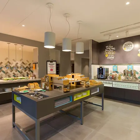 Hampton By Hilton East 3*