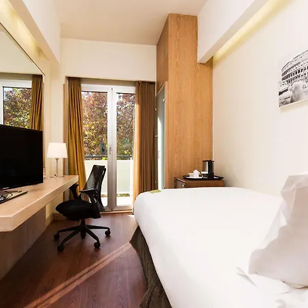 Hilton Garden Claridge Hotel