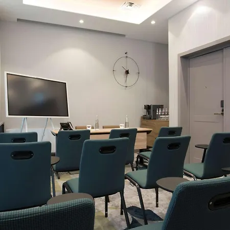Doubletree By Hilton Monti מלון