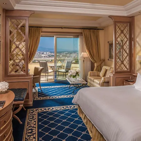 Cavalieri, A Waldorf Astoria Station touristique