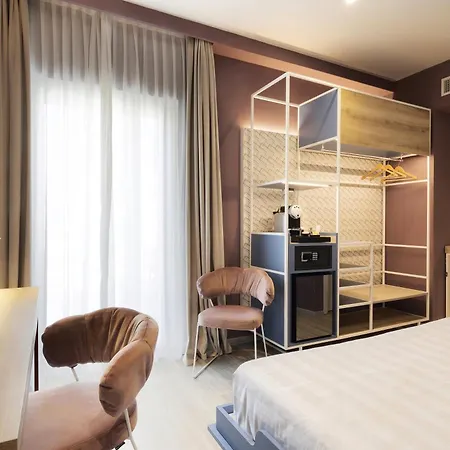 Adesso Hotel 4*