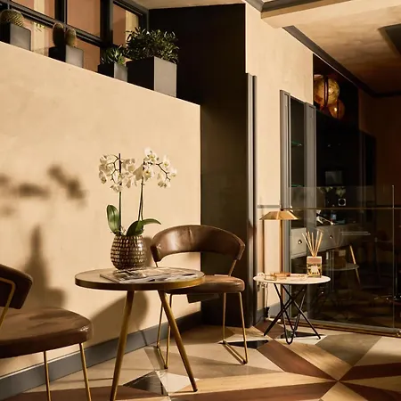 Loly Boutique Hotel 4*