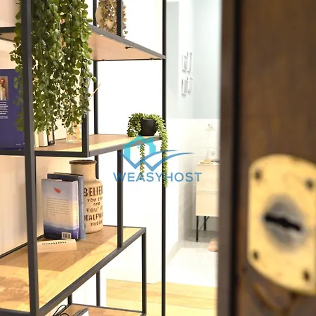 Apartment Renovated & Bright Tuscolanaflat *