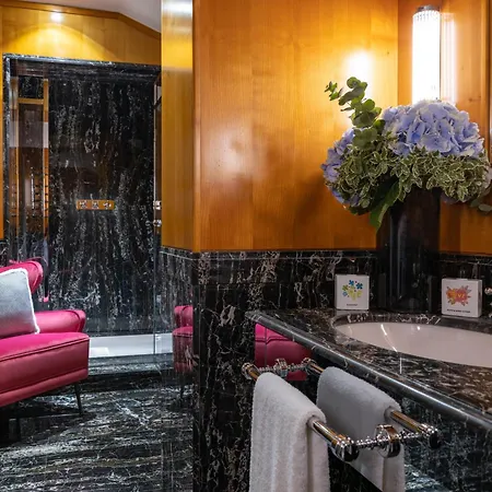 Maalot - Small Luxury Of The World 罗马