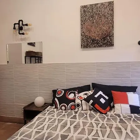 Trastevere Gallery Apartman *