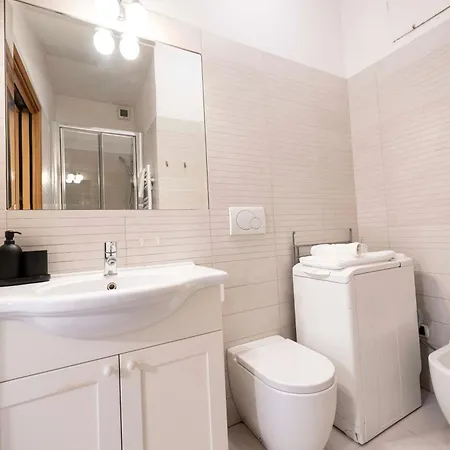 Ibernesi 23 - Fori Imperiali Apartment *