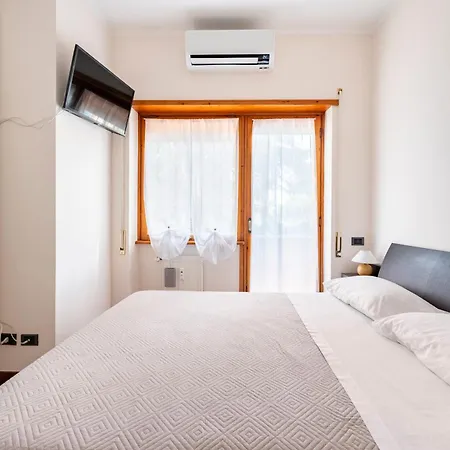 Eashome Eur Mostacciano Bilocale Adiacente Ifo * Rome