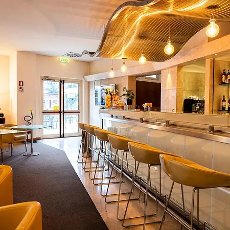 Novotel Est Hotel 4*