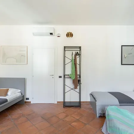 Iflat Pantheon's Roomy And Friendly Roma