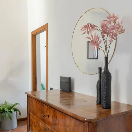 Iflat Pantheon's Roomy And Friendly * Rom