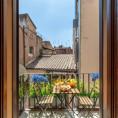 Iflat Pantheon's Roomy And Friendly Roma