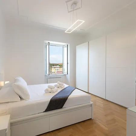 Appartamento Colosseo Modern By In *