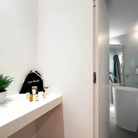 Luxury House & Secret Garden - Strategic Location, 100m To Metro B * Rome