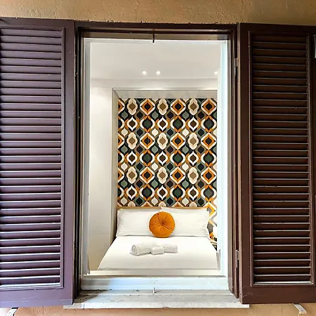 Luxury House & Secret Garden - Strategic Location, 100m To Metro B Apartment