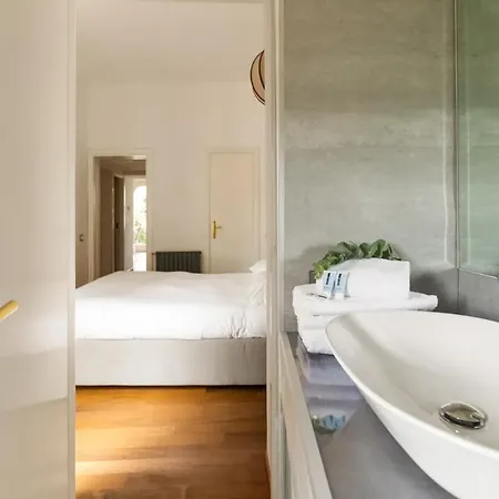 Trilussa Stylish Penthouse Rome