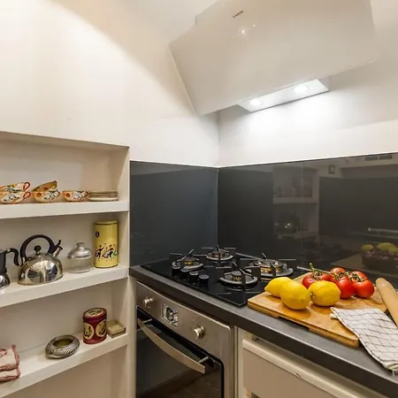 Trilussa Stylish Penthouse Apartment *
