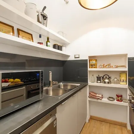 Trilussa Stylish Penthouse Apartment
