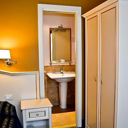 Dimora Degli Dei Guest house 2*