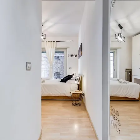 Apartment Aventino Industrial Loft Rom