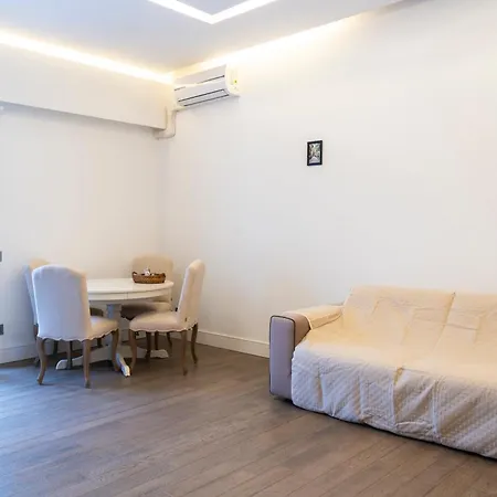Apartment Regina Margherita Rome