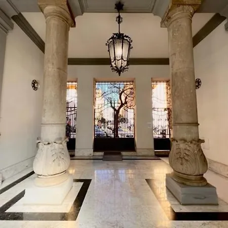 Di Charme Dal Design Prestigioso Гостевой дом