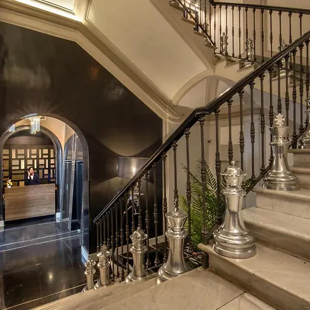 The Glam Hotel 4*