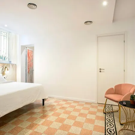 Sant'agnese Metro Apartment *