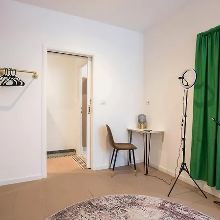 Sant'agnese Metro Apartment