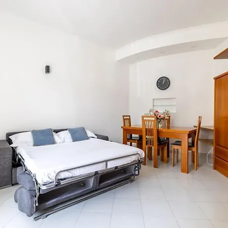Elegant Garbatella Apartment