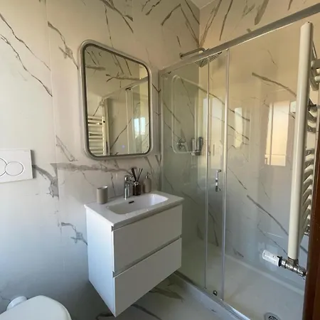 Skylark Attico - 5km Colosseo Apartment