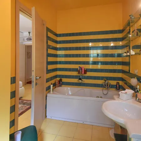 6 Bedroom Awesome In * Rome
