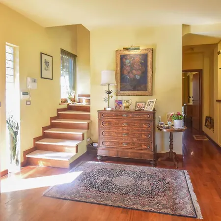 Vakantiehuis 6 Bedroom Awesome In Rome