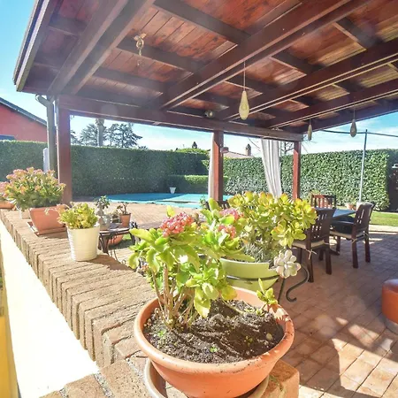 Vakantiehuis 6 Bedroom Awesome In *