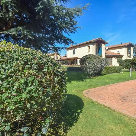 6 Bedroom Awesome In Vakantiehuis *
