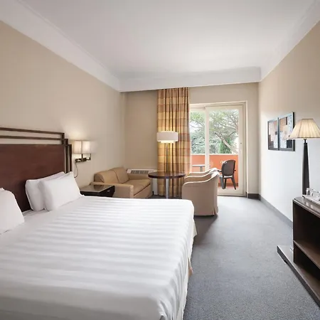 Hotel Crowne Plaza St. Peter's By Ihg 4*