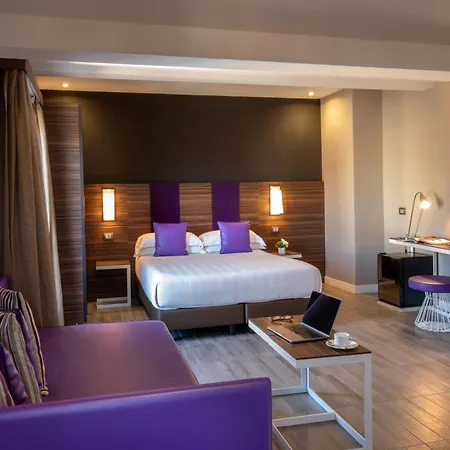 Hotel The Republic
