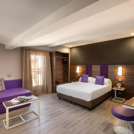 Hotel The Republic